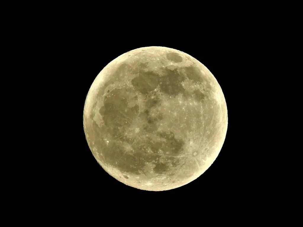 Superluna de agosto mira las impresionantes imágenes del gran evento