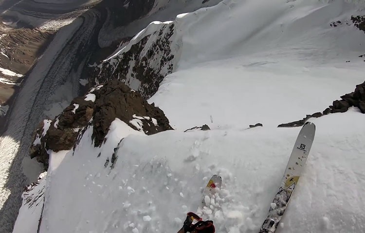 Primer descenso del K2 con esquís