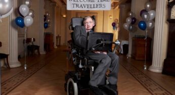 El día que Stephen Hawking organizó una fiesta a la que nadie fue