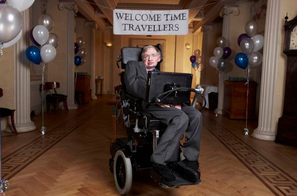 El día que Stephen Hawking organizó una fiesta a la que nadie fue