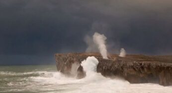 Bufones de Pría, la fuerza del Cantábrico