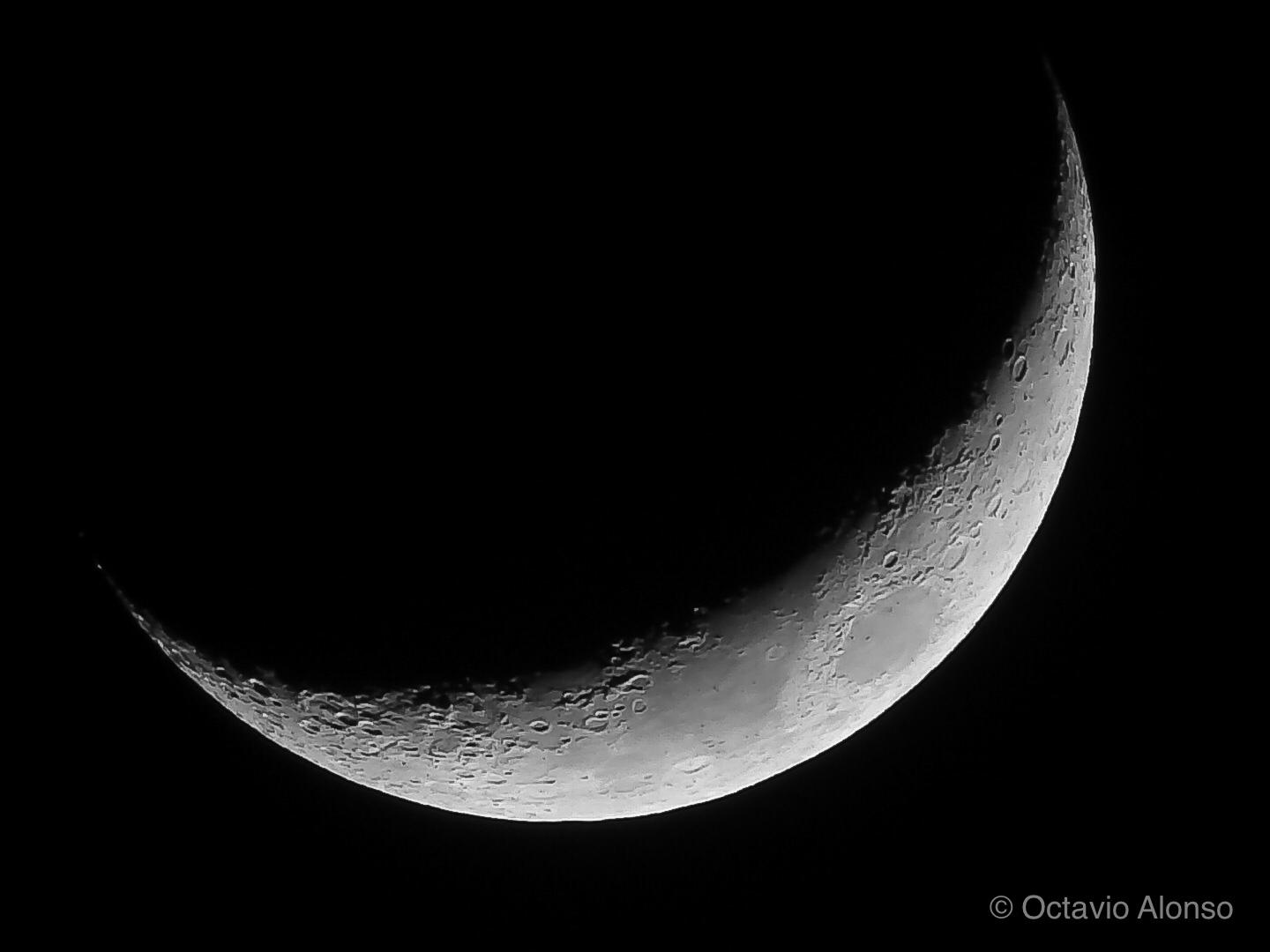 La Luna hoy. En conjunción con Venus y las Pléyades 28/03/2020