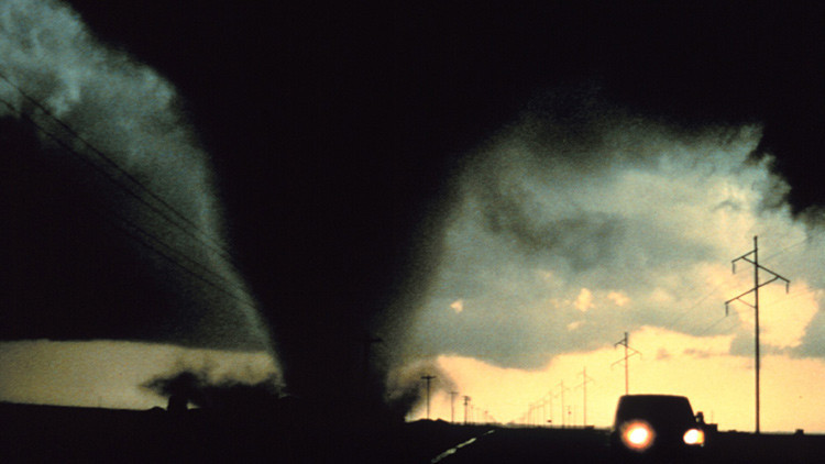 Video en 360°: un ‘cazador de tornados’ capturó una imponente tormenta