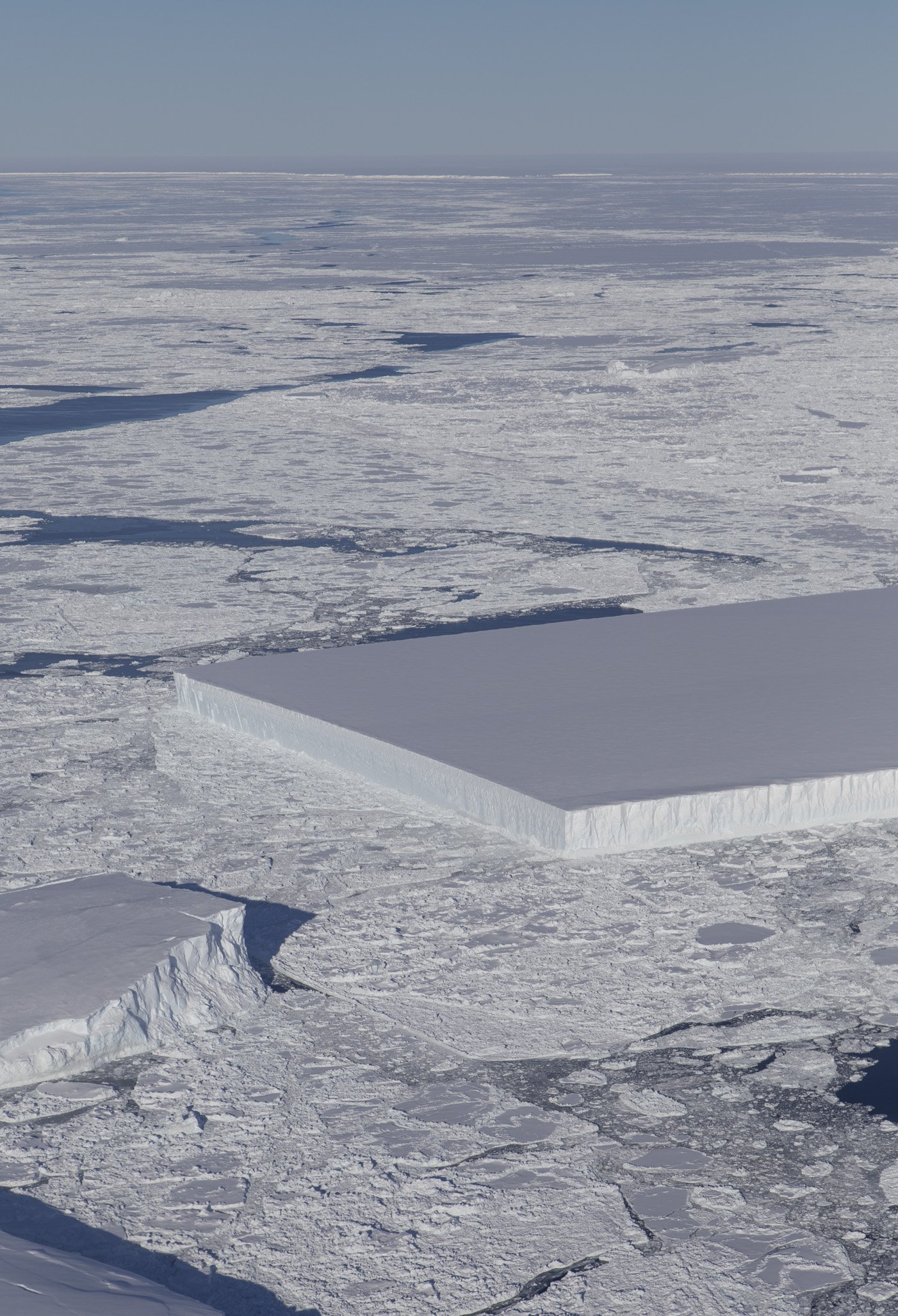 Cuando NASA captó un extraño y perfecto iceberg rectangular