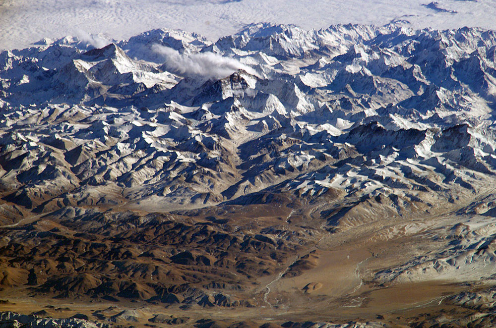 Vistas del Himalaya y el Everest desde el espacio