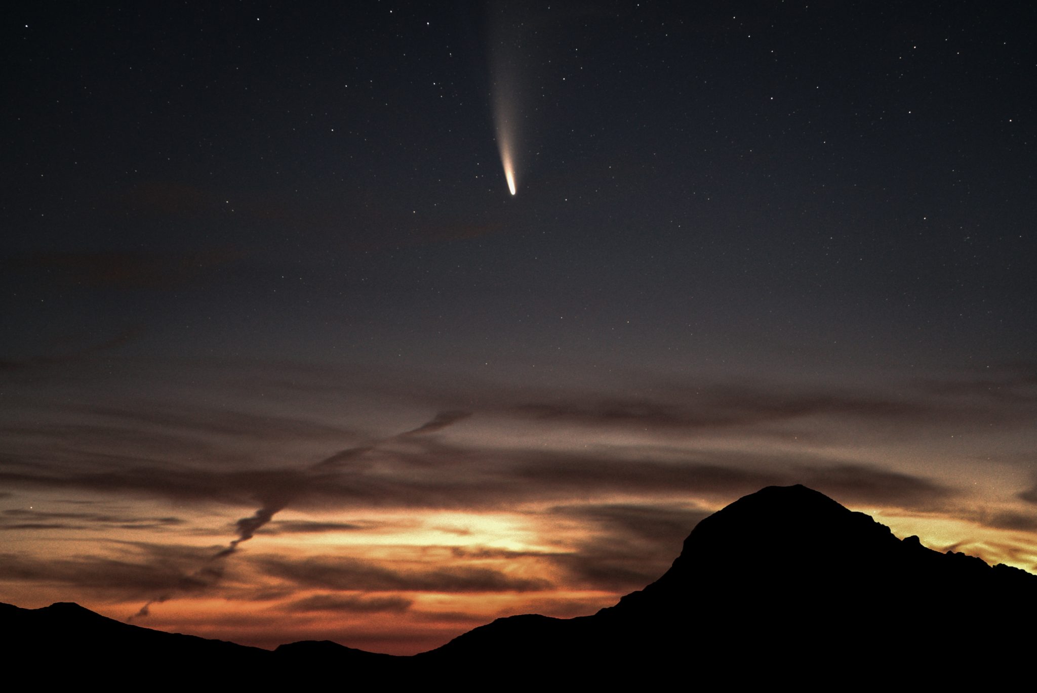 Las mejores imágenes del cometa Neowise en su acercamiento a la Tierra