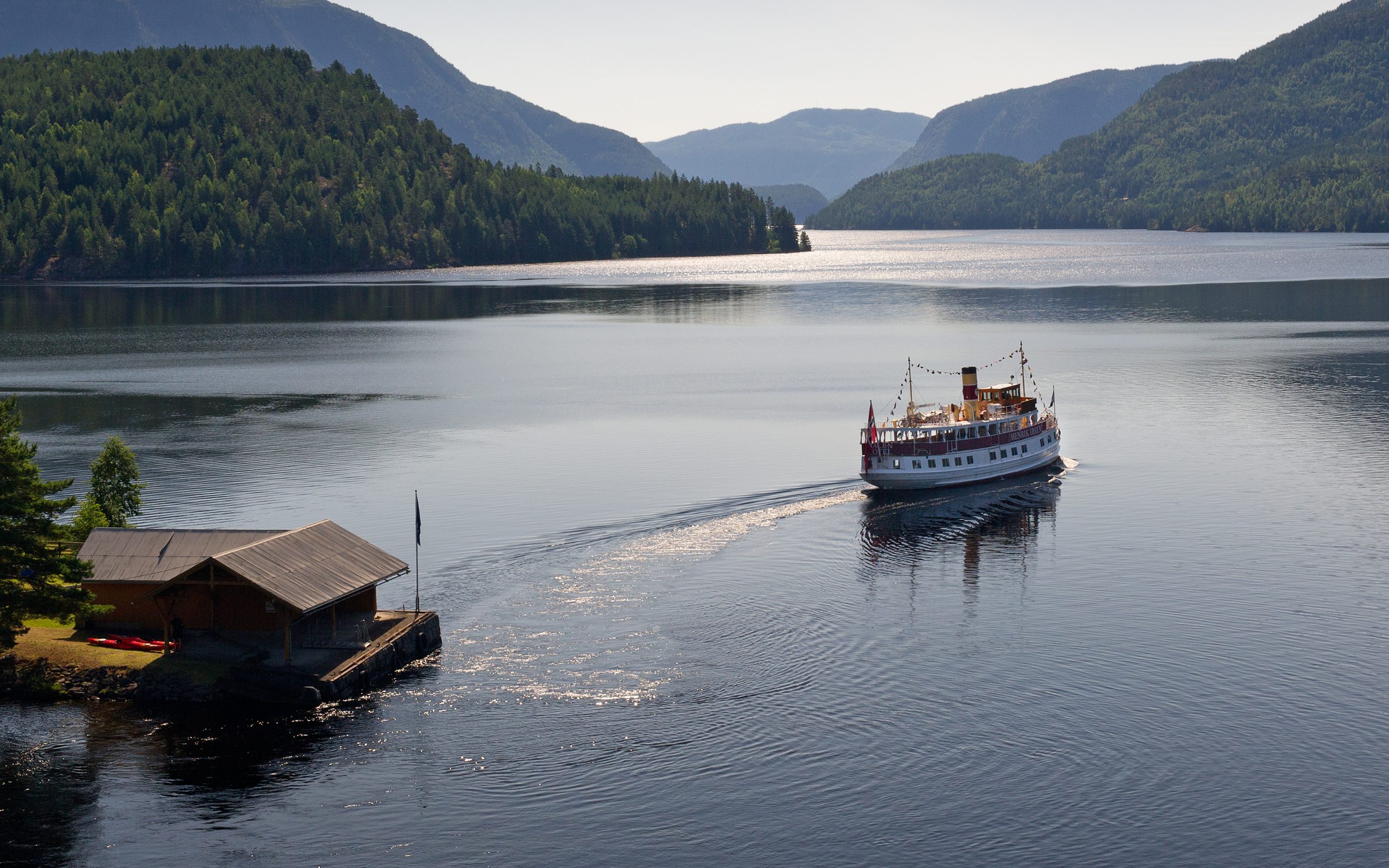 Sube a bordo del MS Victoria y disfruta del Canal Telemark y la belleza de Noruega