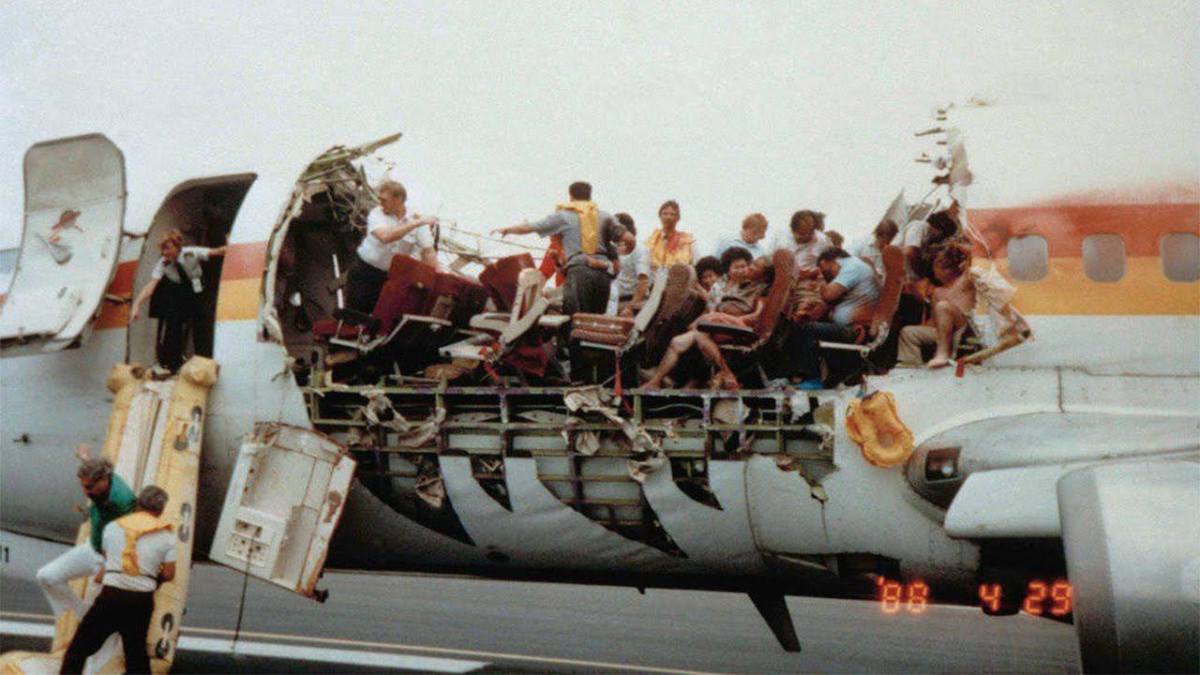 El avión que logró aterrizar sin techo: Vuelo 243 de Aloha Airlines