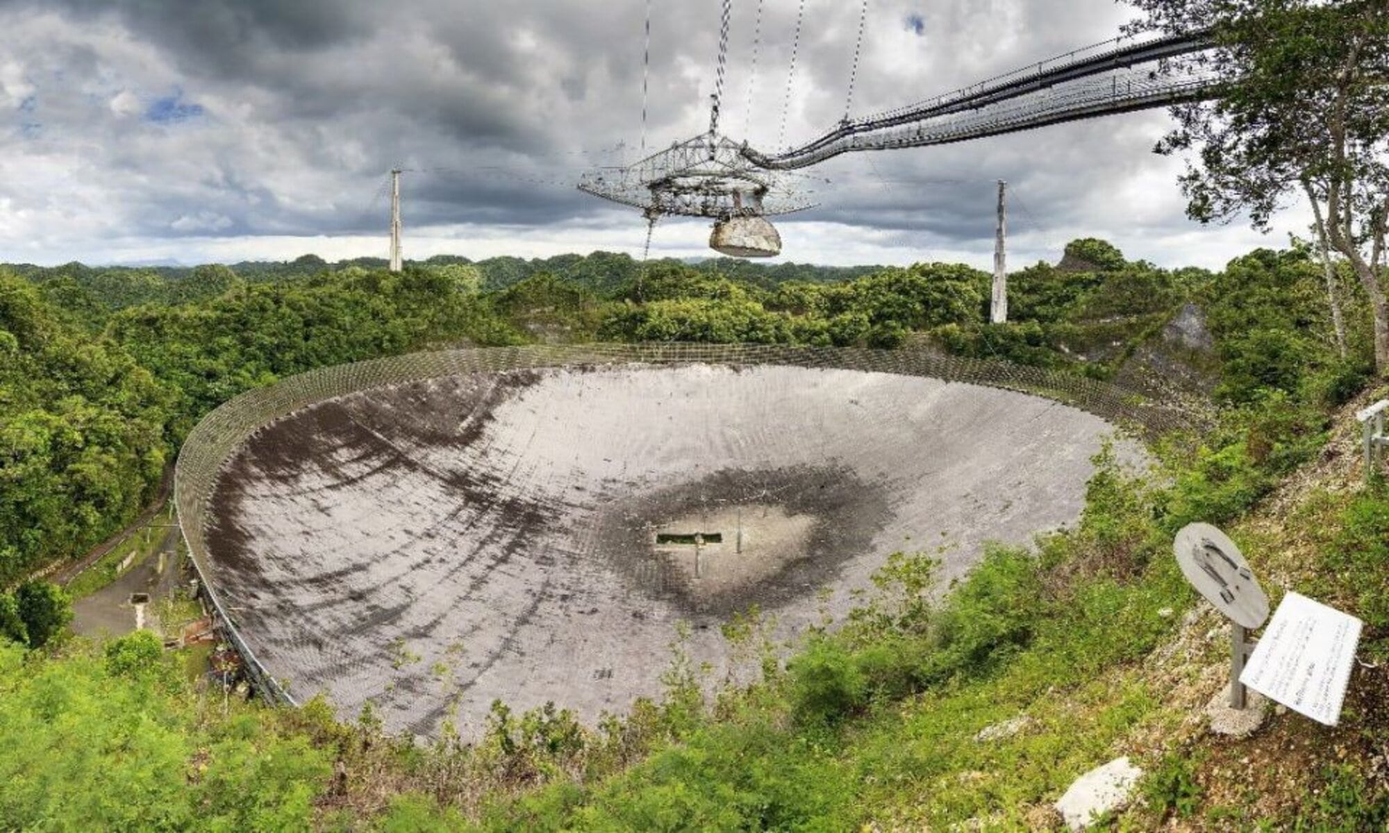 El vídeo del final de una era: el colapso total del gran Observatorio de Arecibo en un minuto