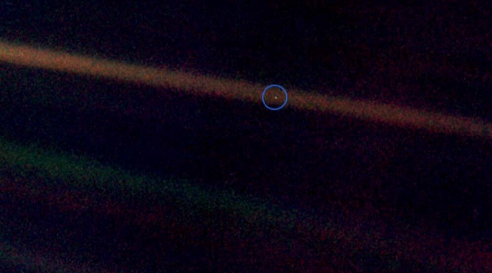 Un punto azul pálido: la imagen que nos cuestiona como especie según Carl Sagan