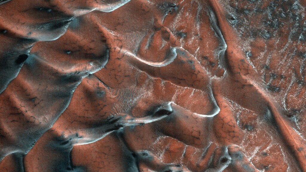 dunas de arena heladas de Marte