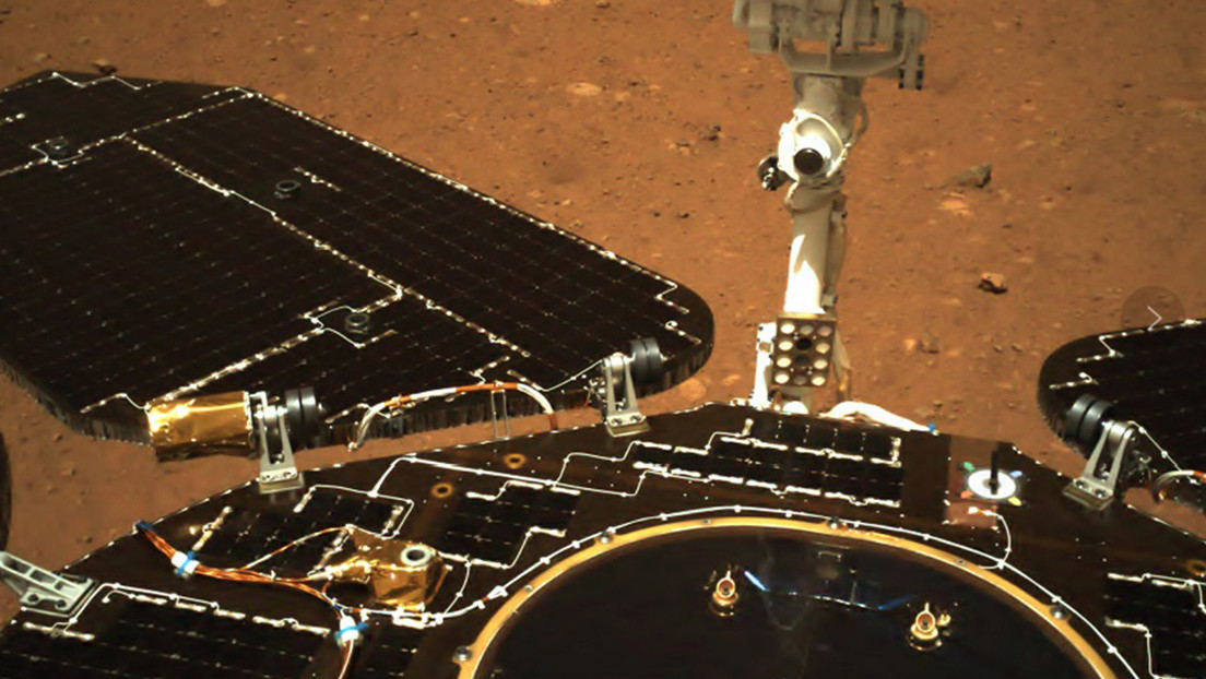 China comparte sus primeras imágenes tomadas sobre la superficie de Marte