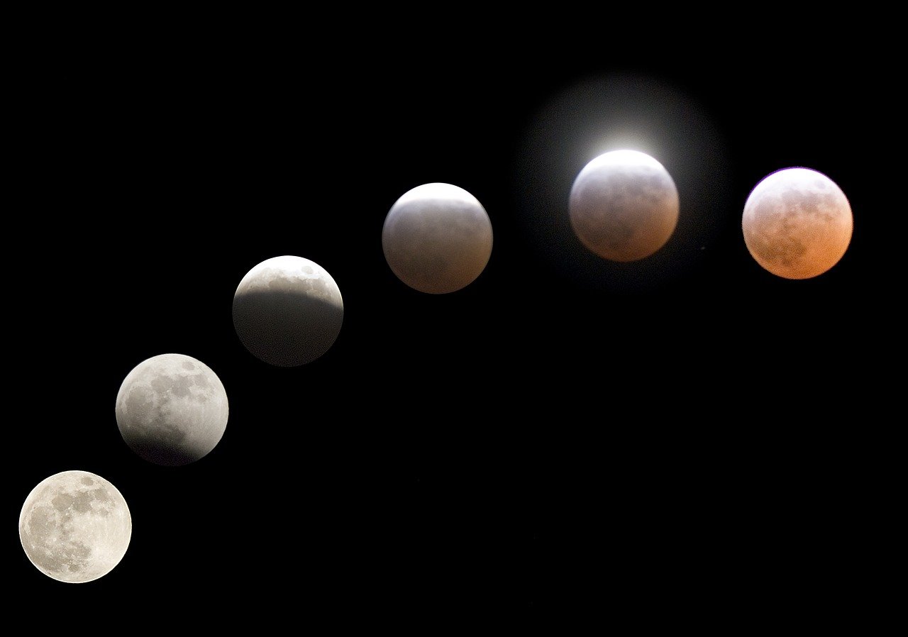 Las mejores imágenes del eclipse total de Luna de Mayo 2021