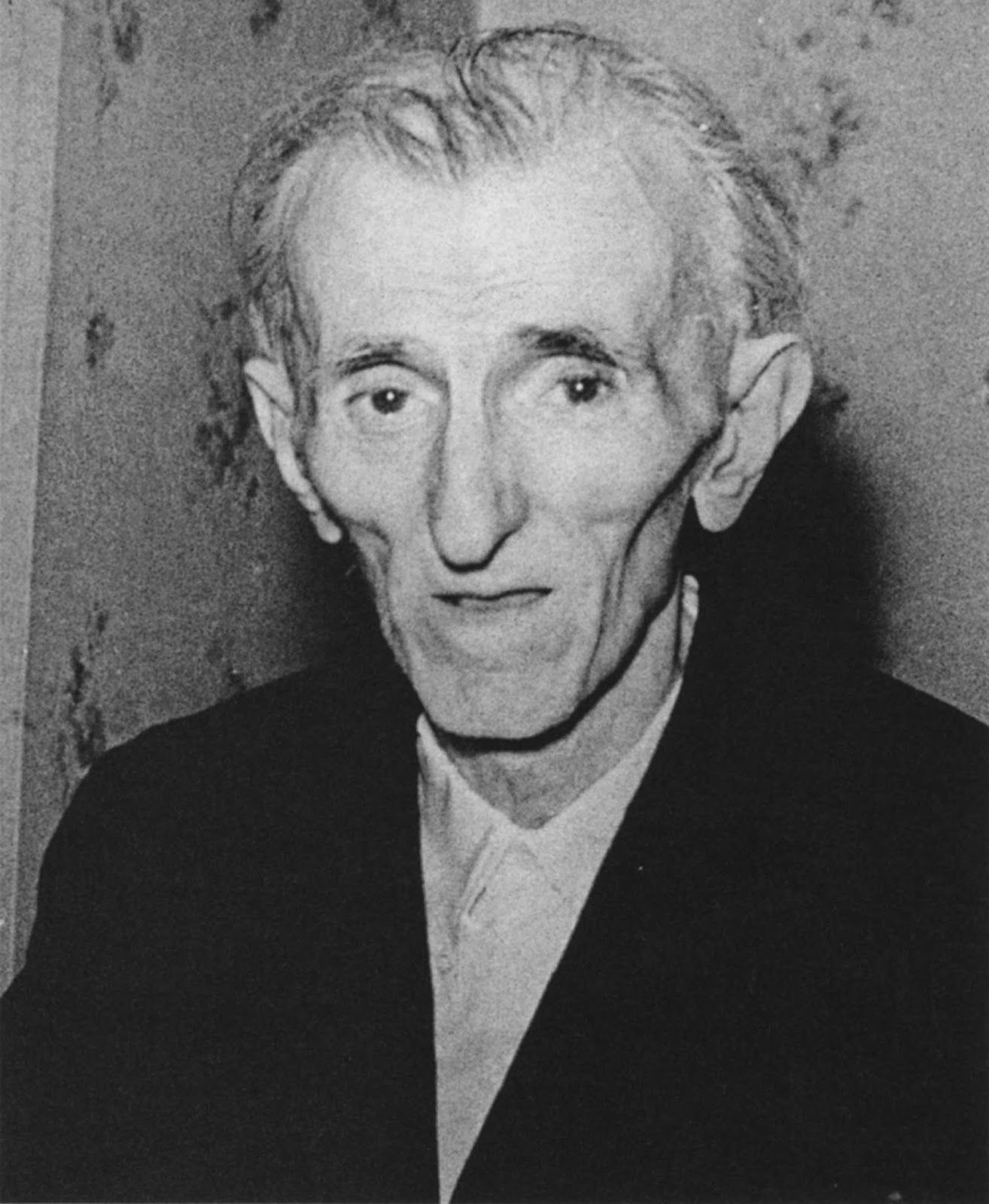 Uno de los grandes genios de la historia murió en la indigencia: la última fotografía de Nikola Tesla
