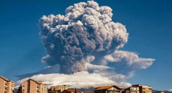 El volcán italiano Etna entra en erupción: expulsión de cenizas y lava