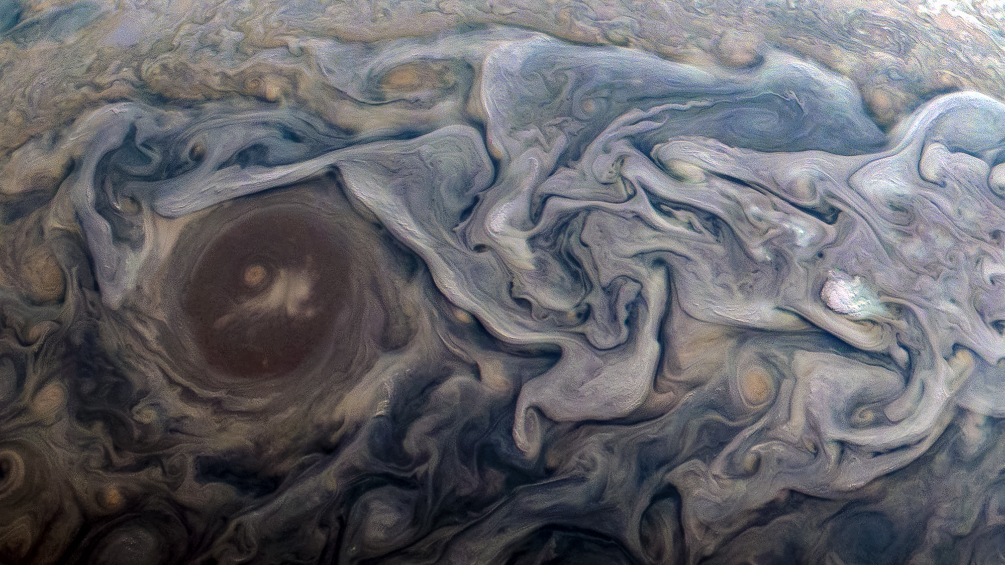 La sonda Juno consiguió una imagen «dramática» de la atmósfera de Júpiter