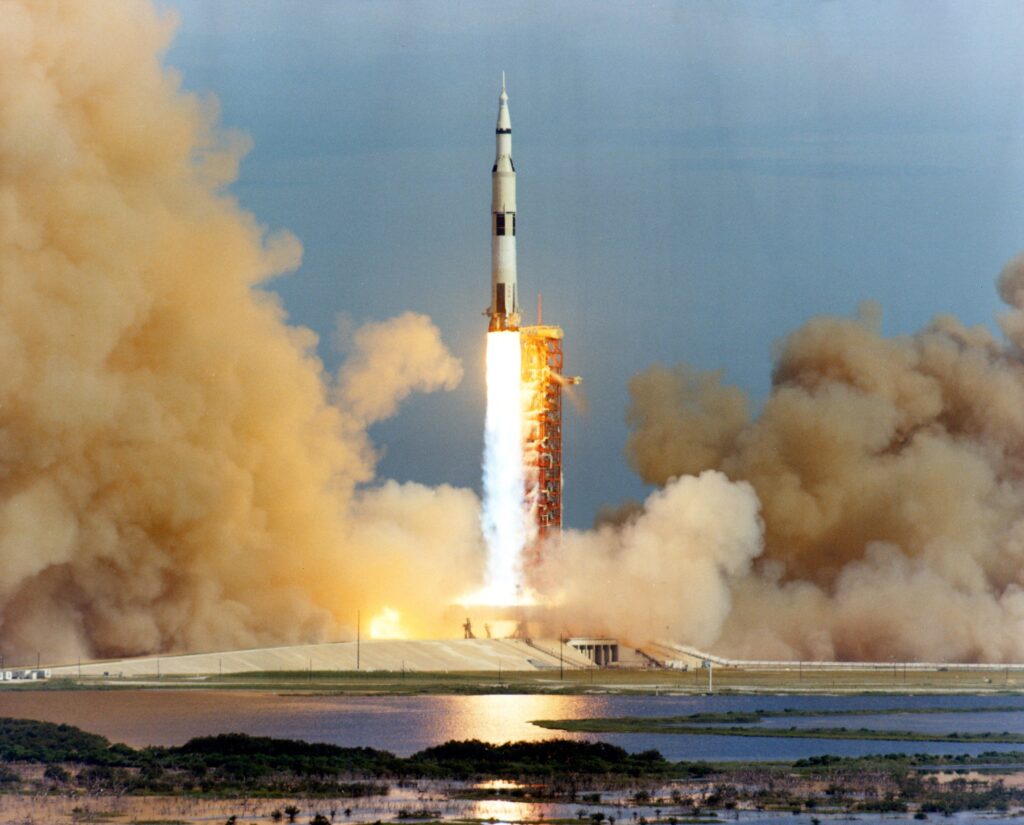 Apollo 15 launch medium distance