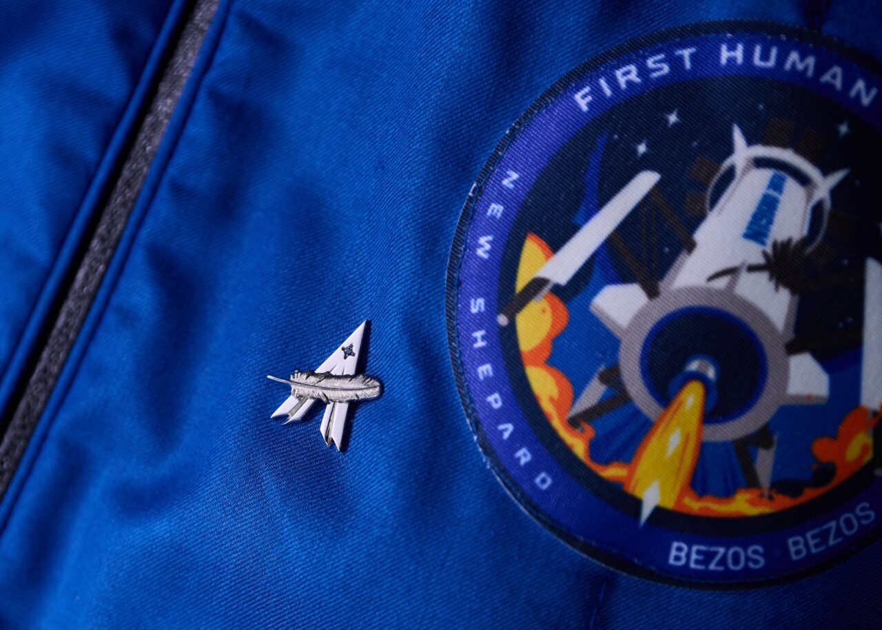 blue origin first human flight l0 astronaut wings