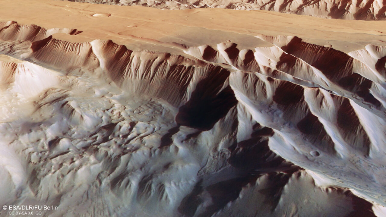 Perspective view of Tithonium Chasma