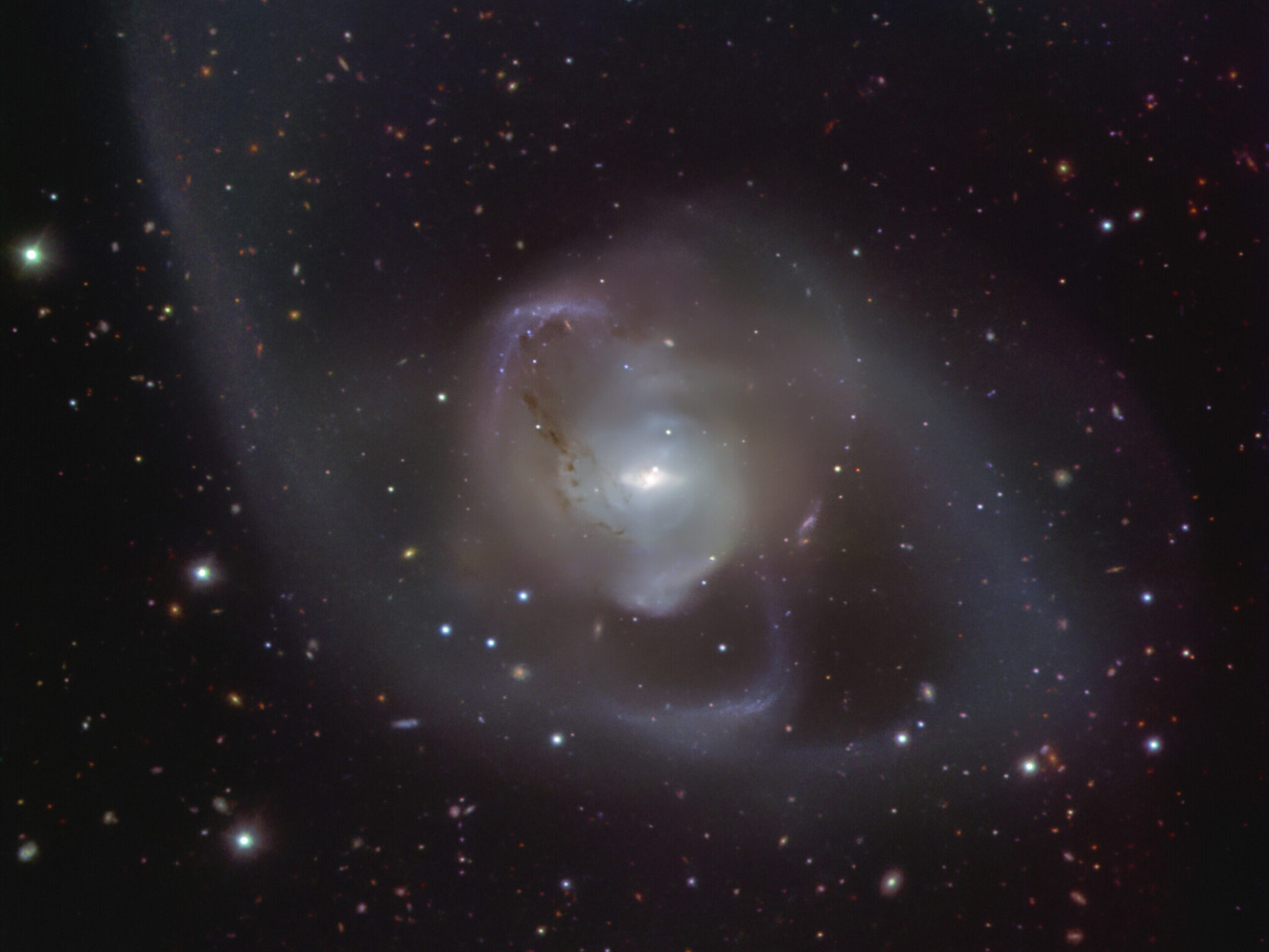 Un telescopio de ESO obtiene una imagen de una espectacular danza cósmica