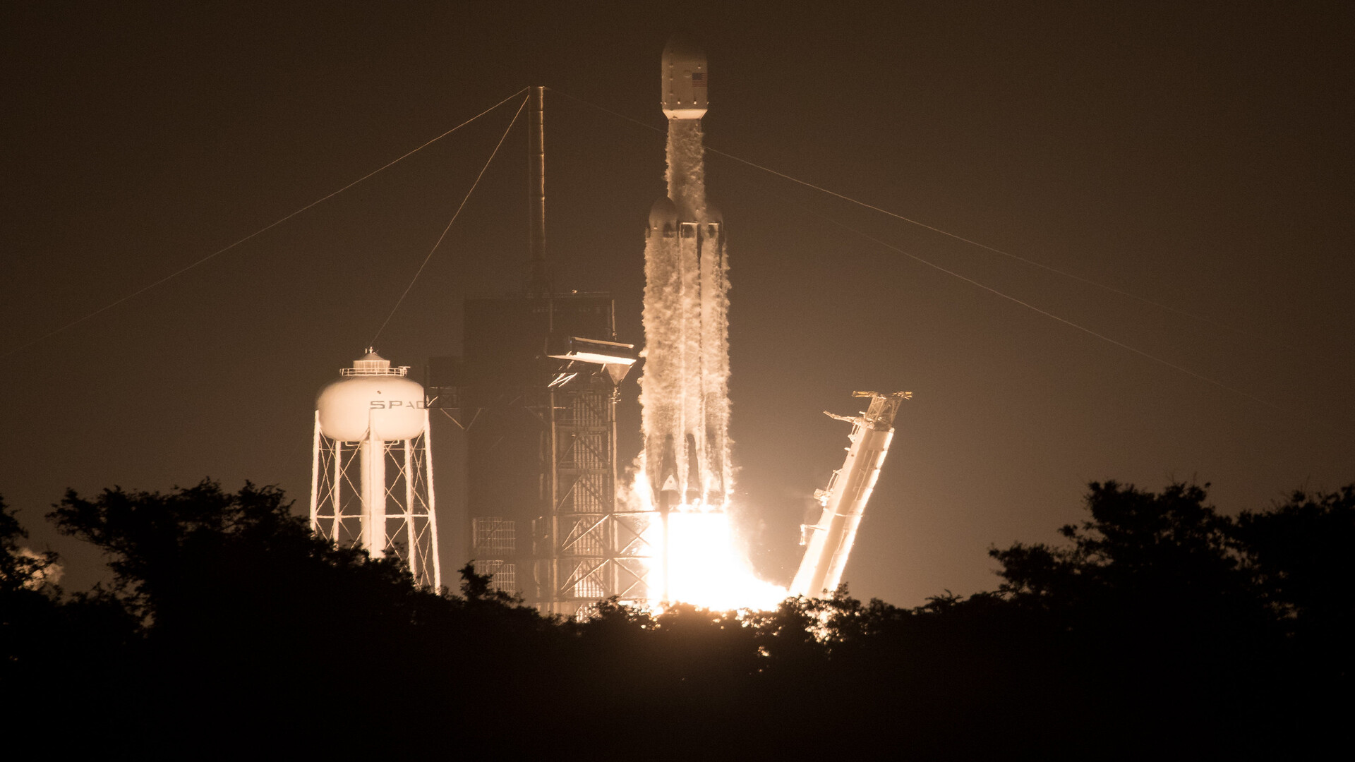 La NASA selecciona a SpaceX para lanzar 5 kilogramos de plutonio radiactivo al espacio