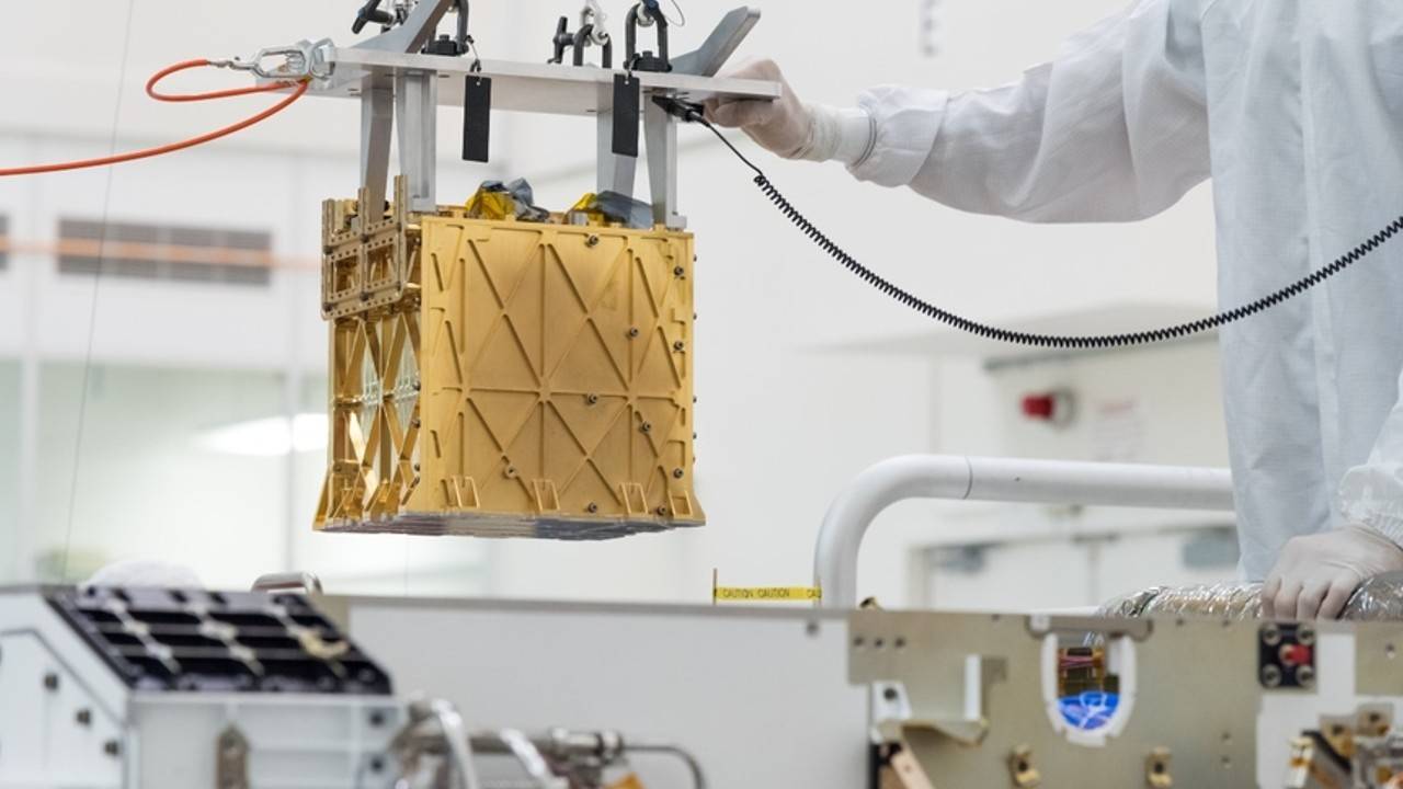 Un instrumento del MIT produce oxigeno en Marte al ritmo de un arbol pequeno