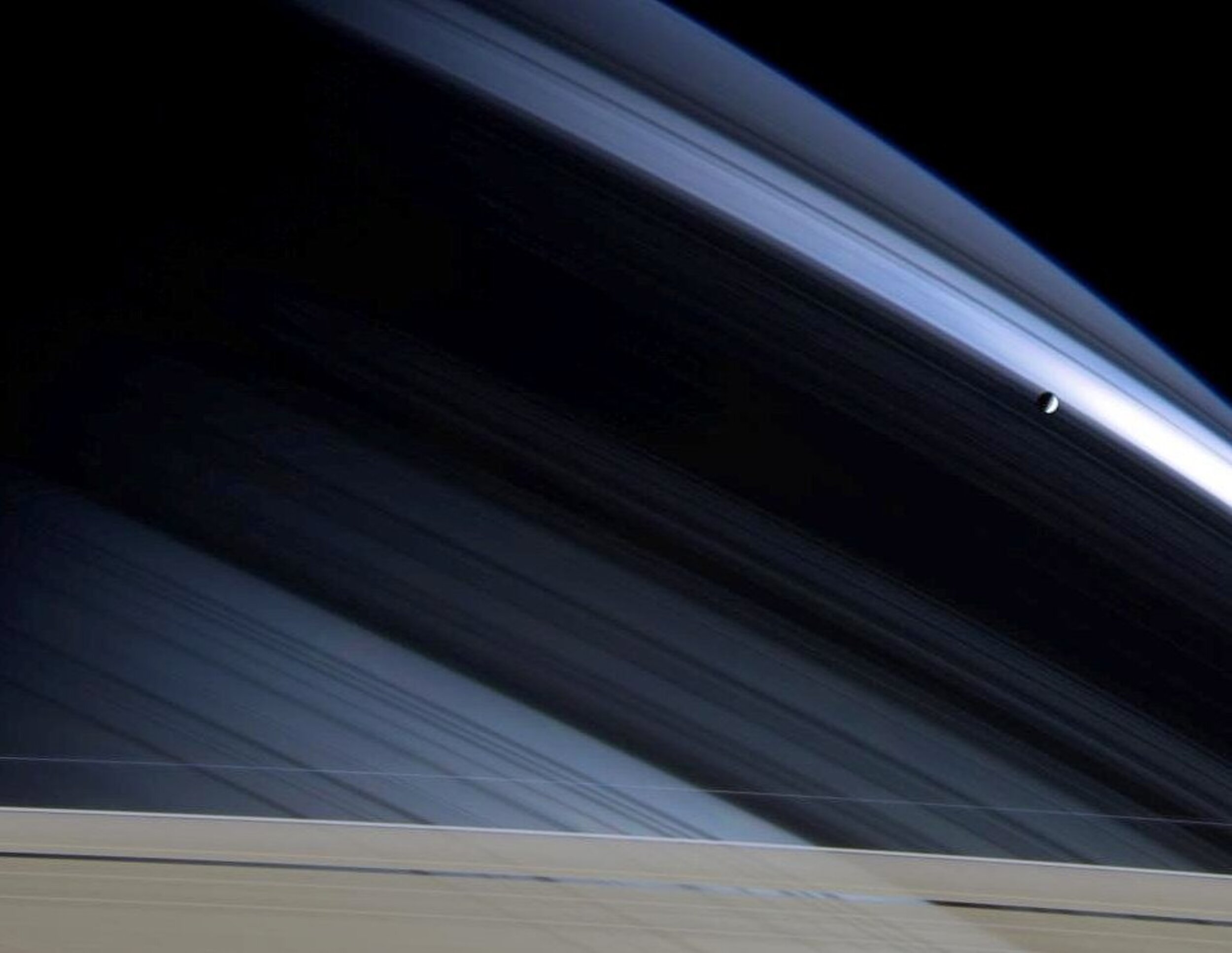 Las imágenes más impresionantes de las lunas de Saturno