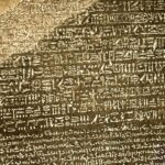 La piedra de Rosetta: así se descifró el jeroglífico más importante de la historia
