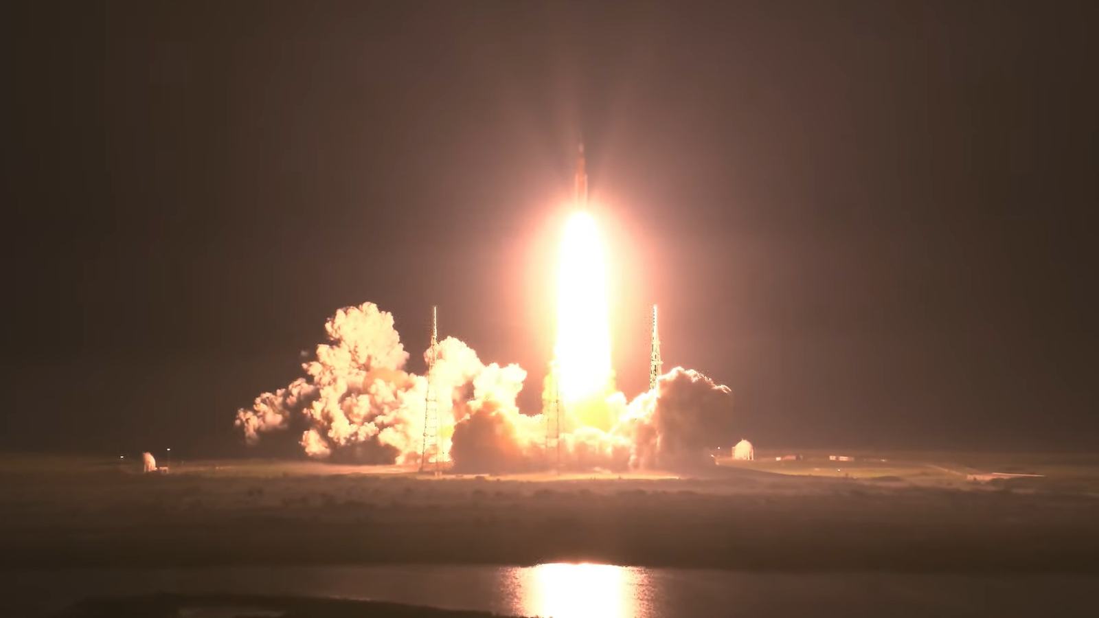 Despega con éxito el cohete SLS de la NASA: Artemis 1 rumbo a la Luna