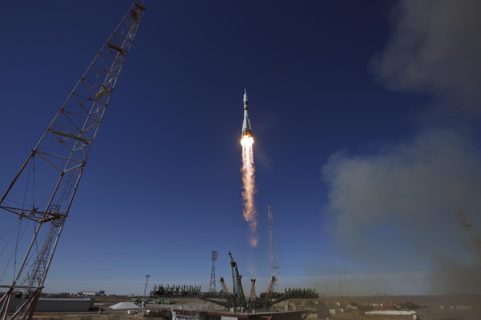 Soyuz, mentiras y micrometeoritos