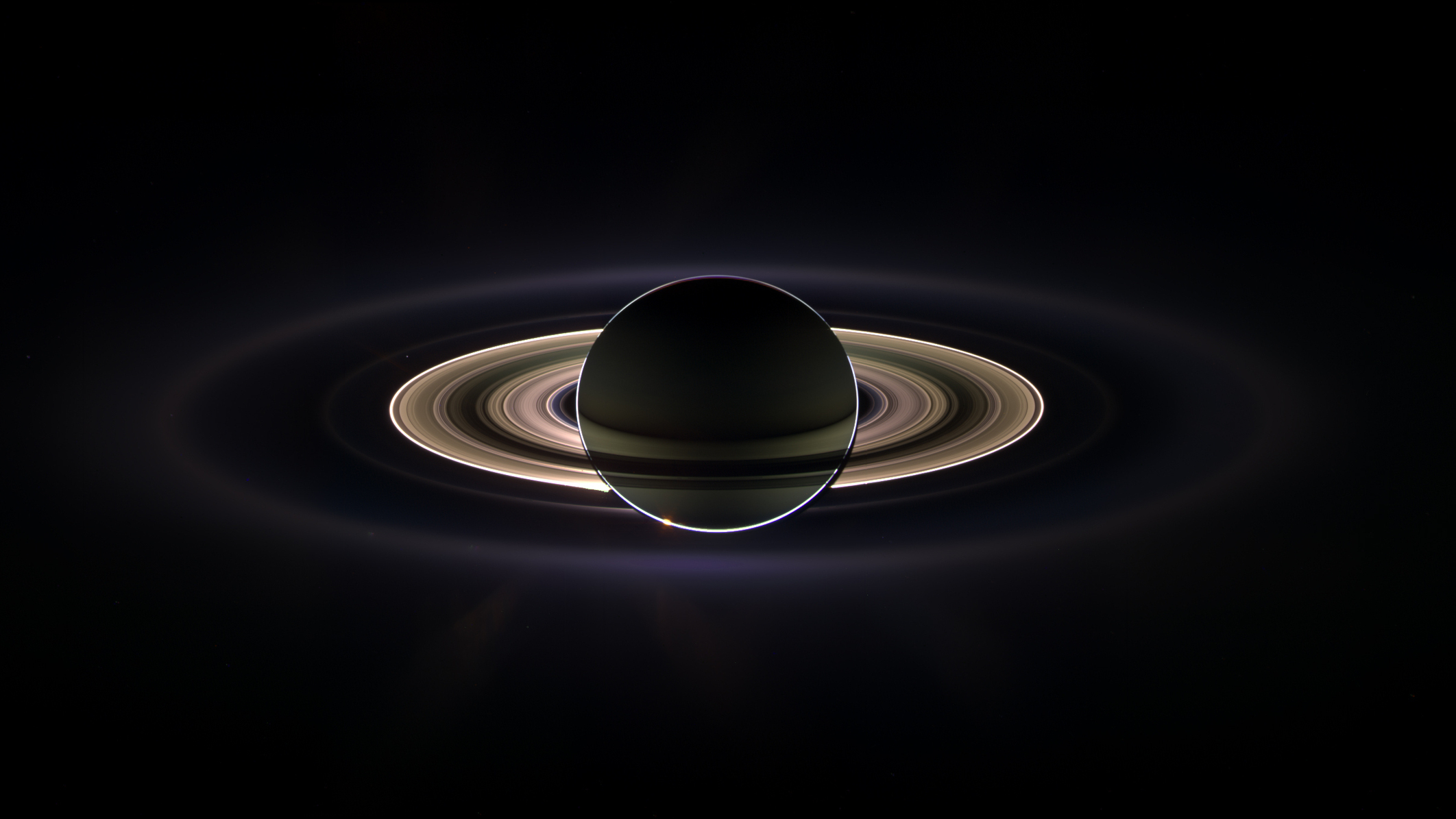 Hubble desvela enigmáticos cambios en los anillos de Saturno