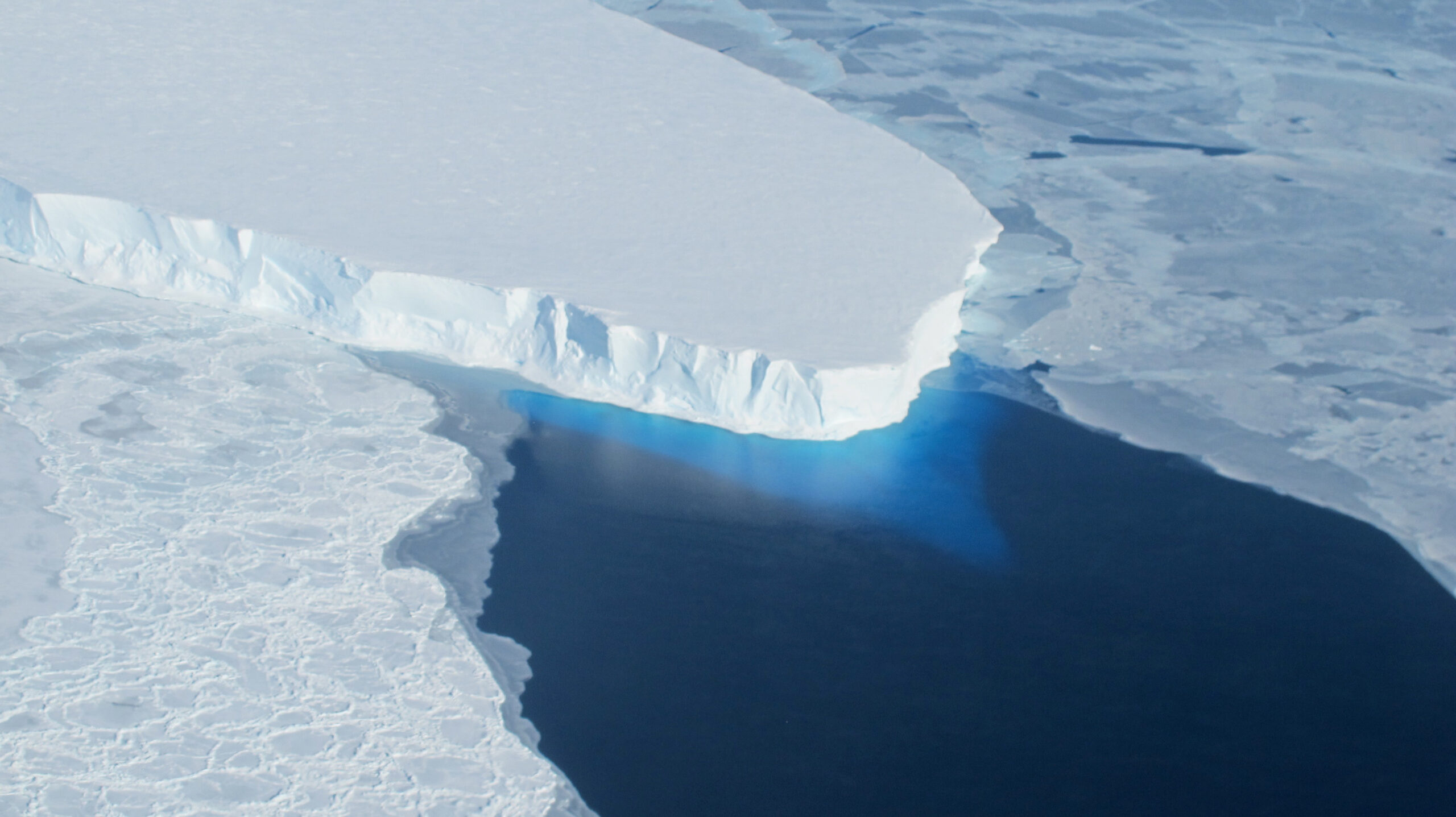 Problemas en el glaciar Thwaites por donde se derrite la Antártida