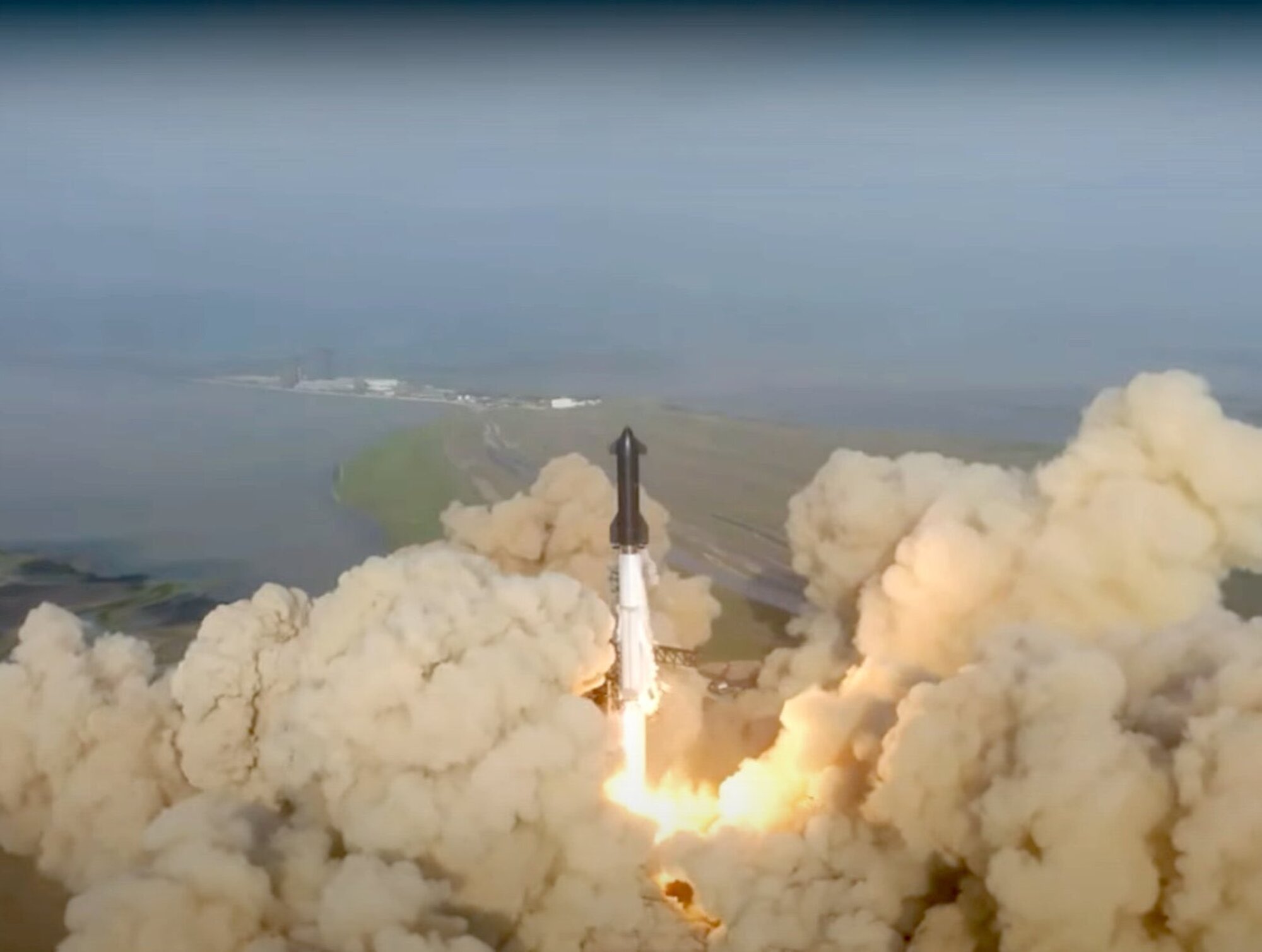 Starship: despega el cohete más potente de la historia pero SpaceX lo autodestruye por seguridad en pleno vuelo