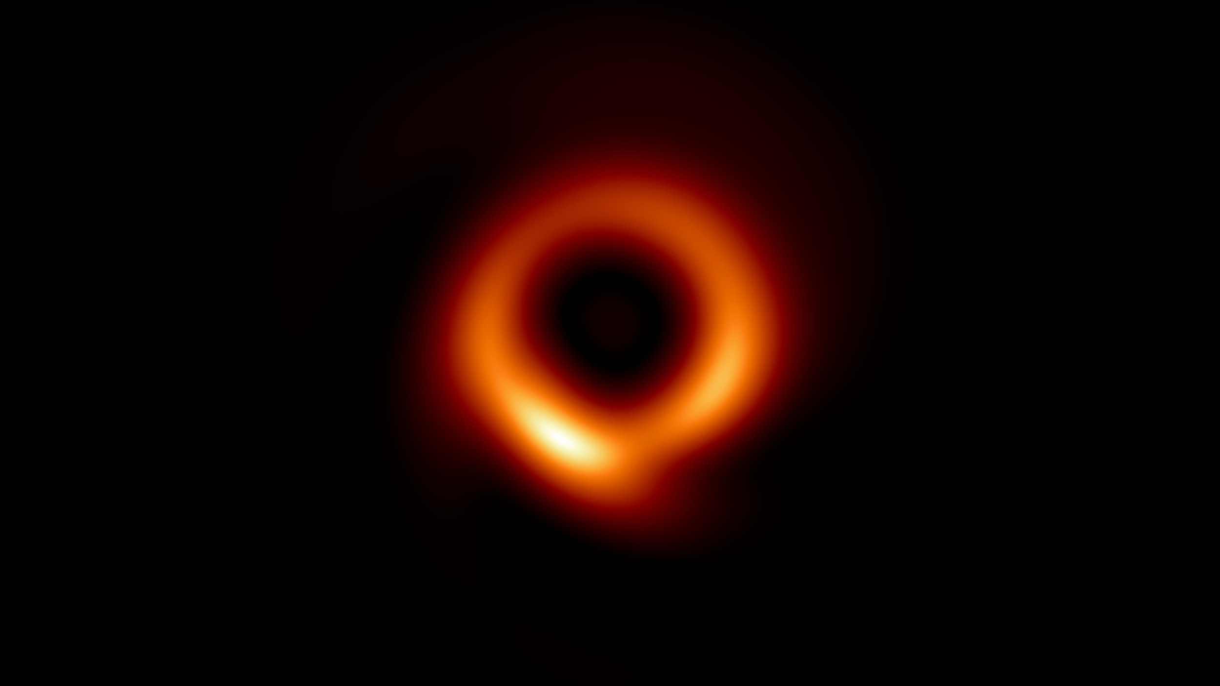 Astrónomos comparten la mejor imagen del agujero negro de M87