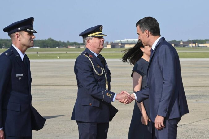 Pedro Sánchez, o Presidente do Governo espanhol, desembarcou na base aérea de Andrews, localizada em Washington, nos Estados Unidos, na tarde desta quinta-feira.