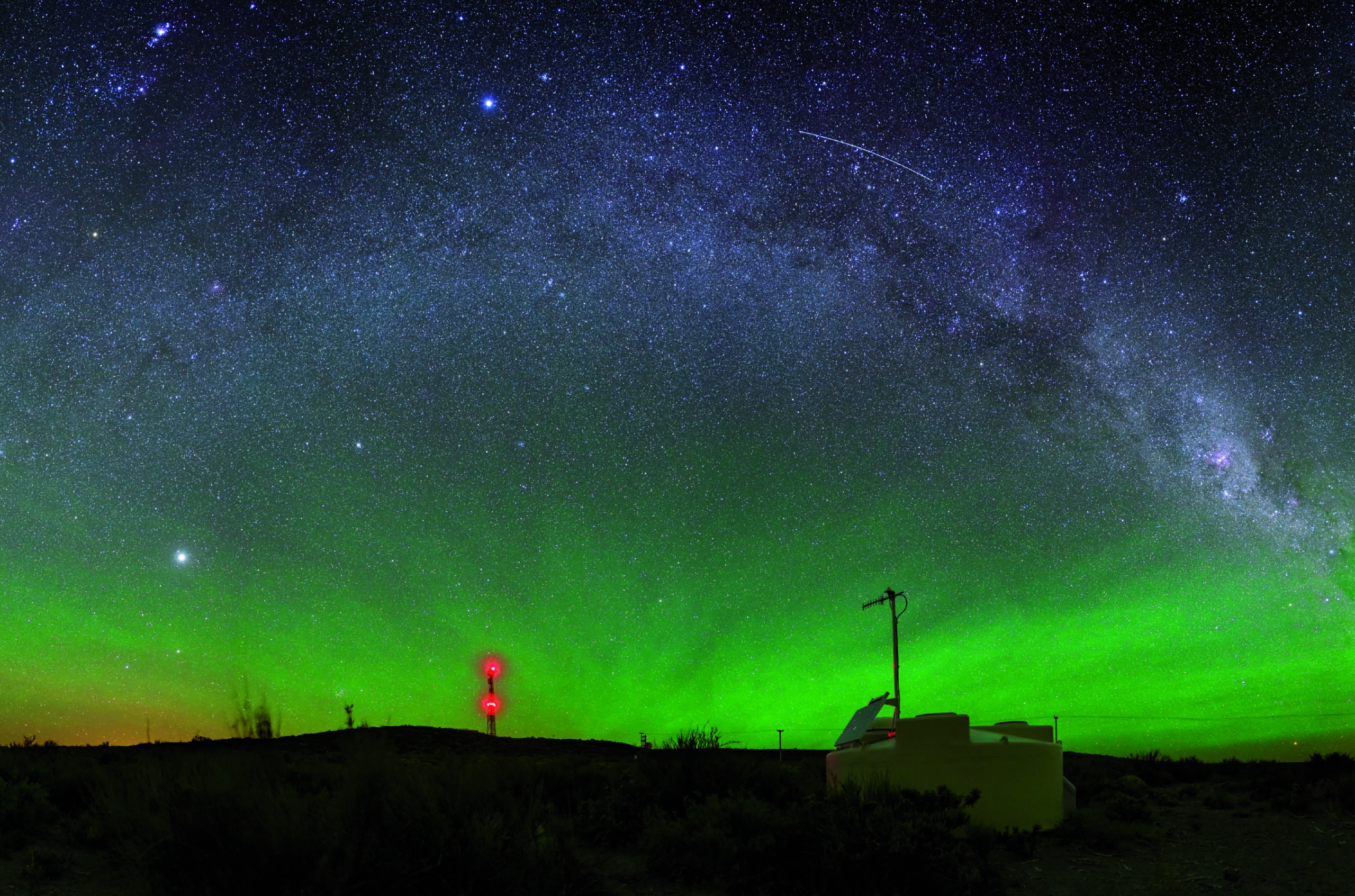 Llegan desde otras galaxias lluvias imperceptibles de rayos cósmicos