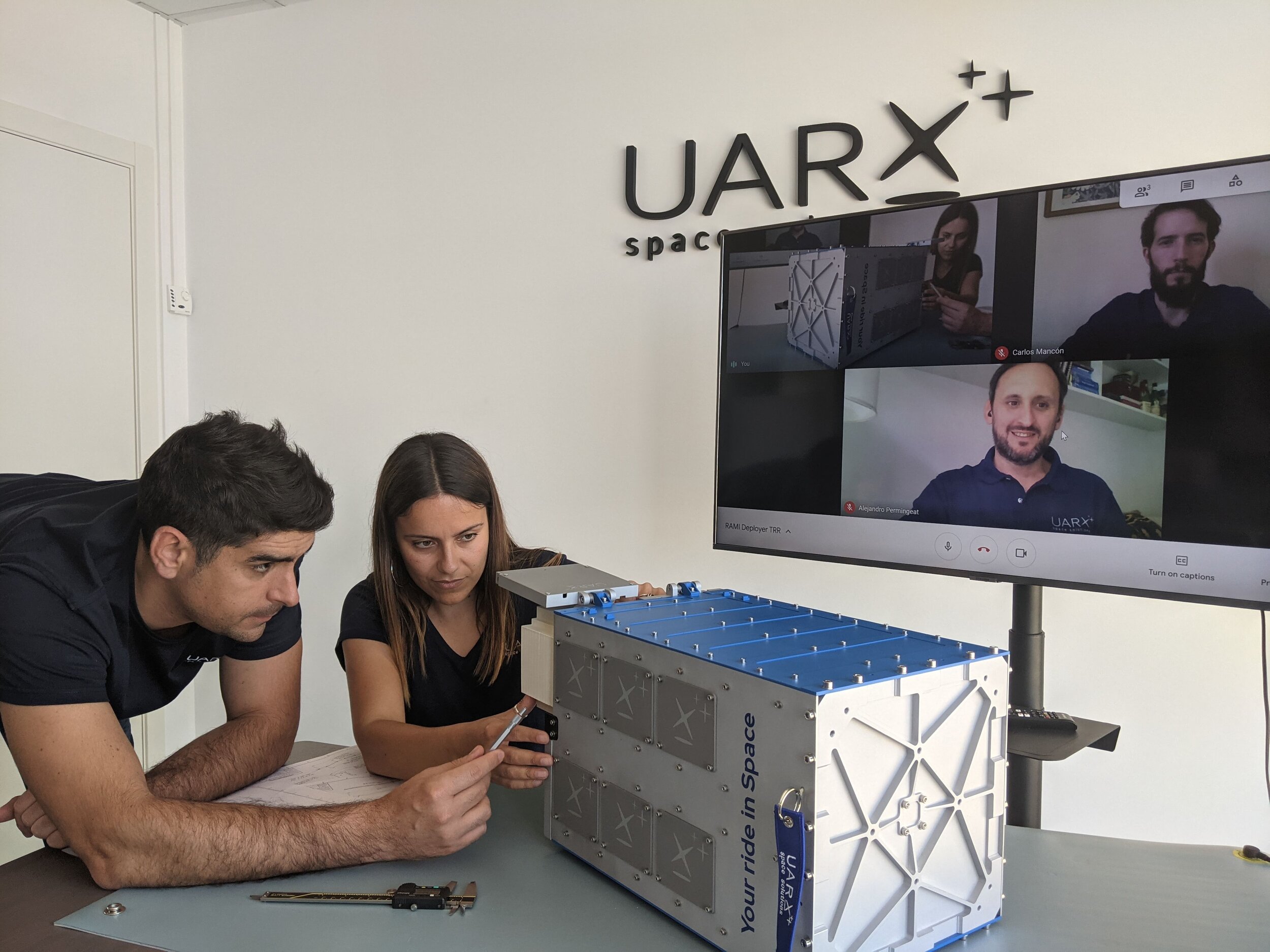 UARX dispensador de satelites