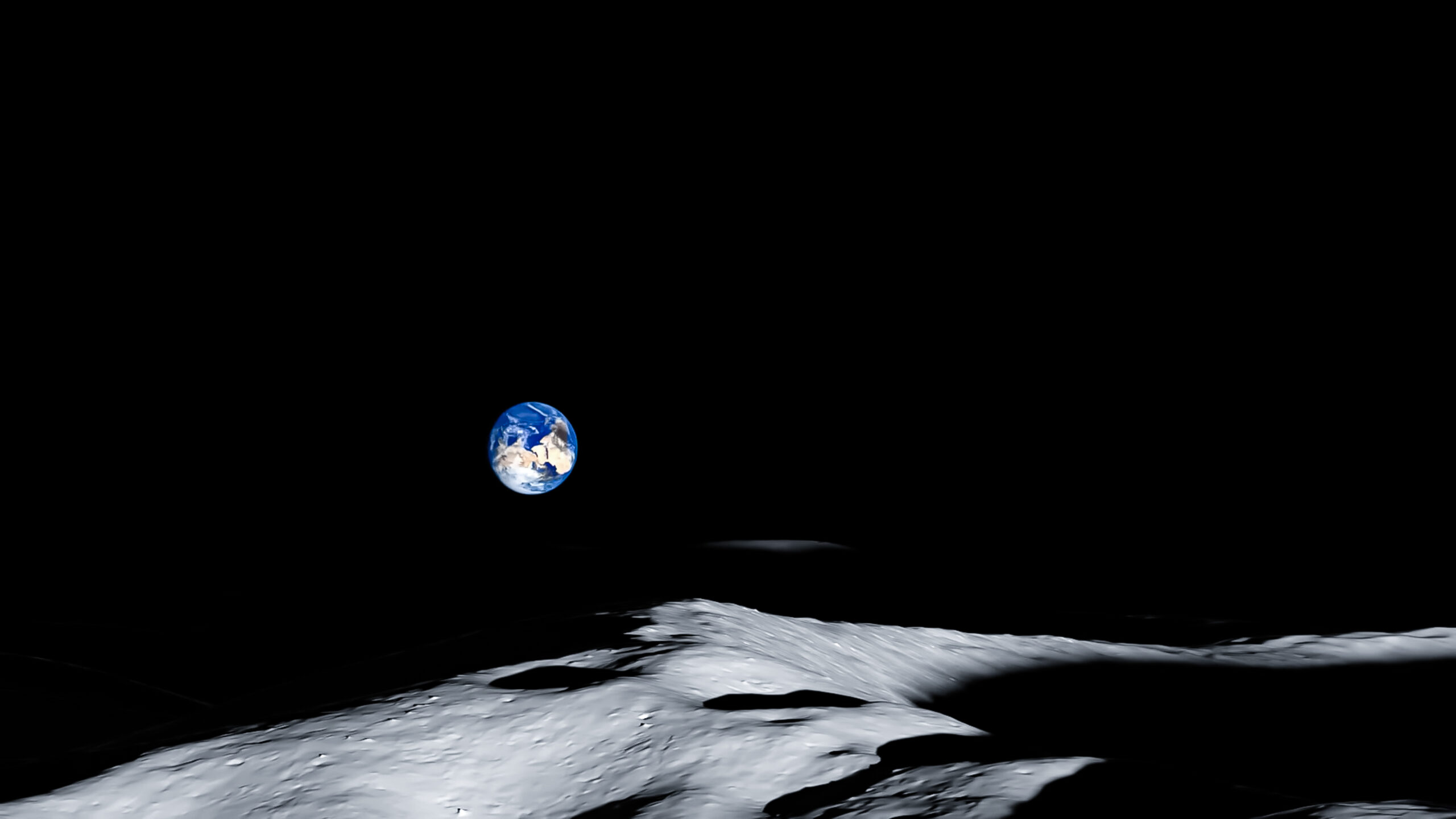 «Gira al revés»: la impactante vista de la Tierra desde el polo sur de la Luna
