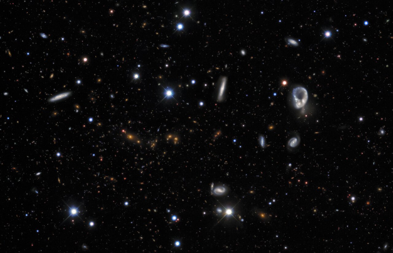 panorámica campo profundo con galaxias