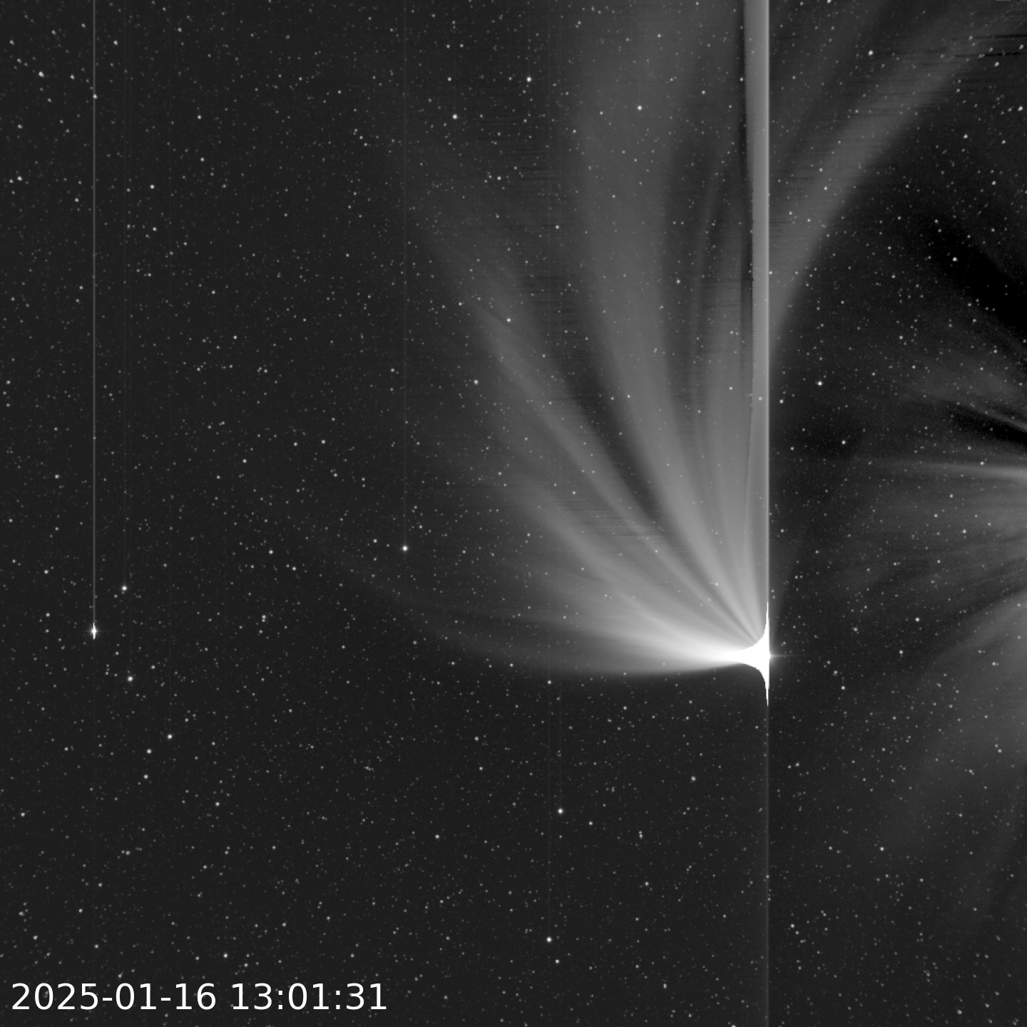 "El cometa C/2024 G3 (ATLAS) observado por el Observatorio Solar y Heliosférico (SOHO) de la NASA el 16 de enero de 2025. La imagen captura el cometa en su aproximación al Sol, mostrando su cola y estructura antes de su posible desintegración