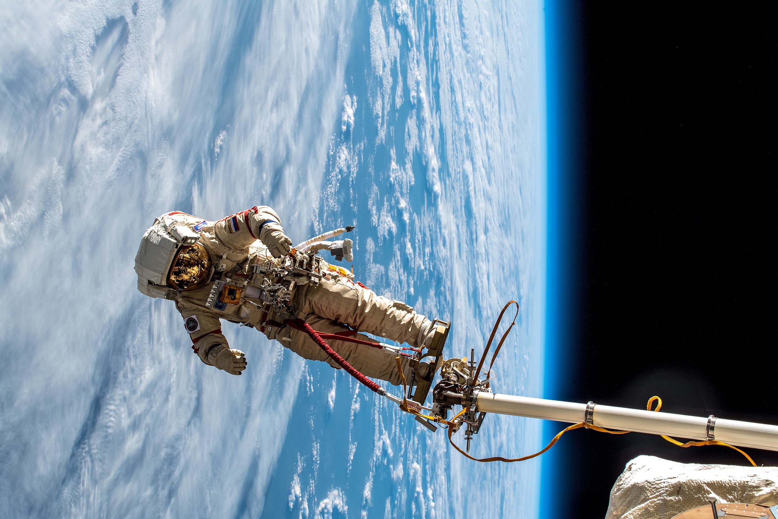 Hace una increíble fotografía desde la Tierra en la que se puede ver a un astronauta en el espacio