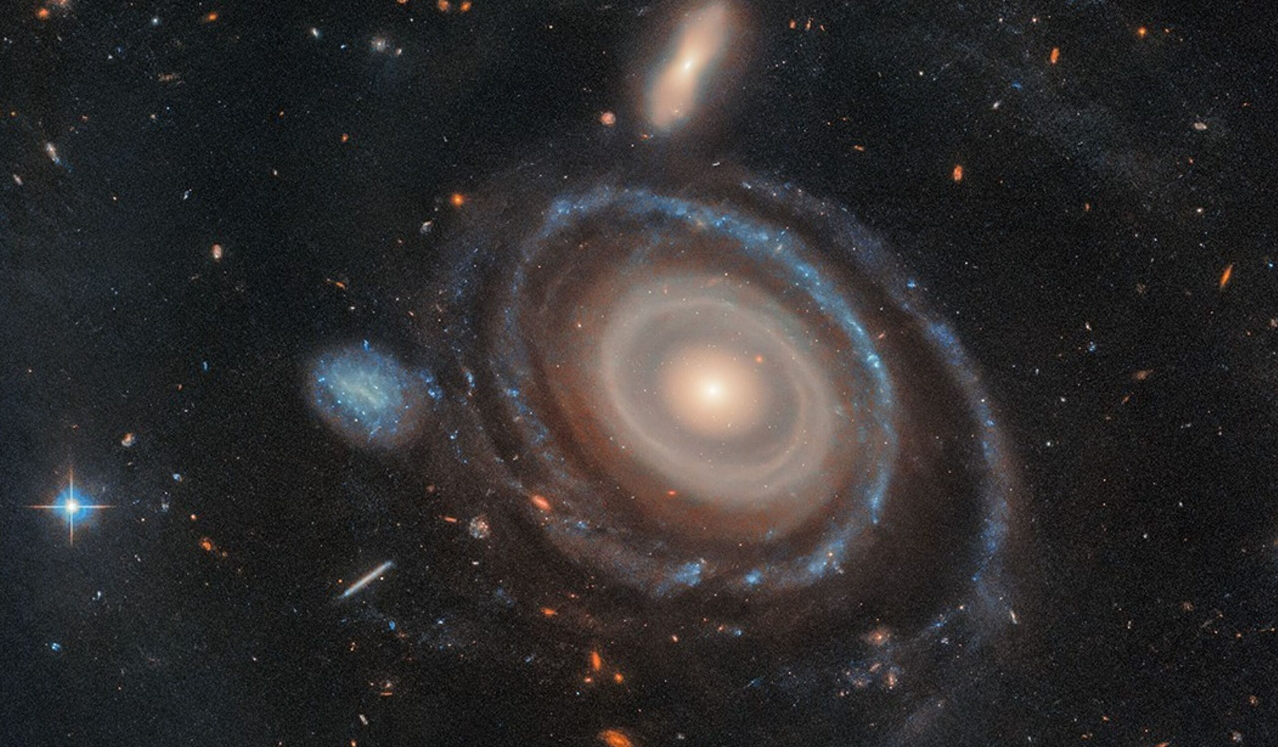 Imagen de la galaxia con nueve anillos