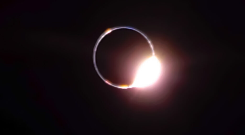 Eclipse de la Tierra visto desde la Luna, capturado por la sonda Blue Ghost de Firefly Space el 14 de marzo de 2025