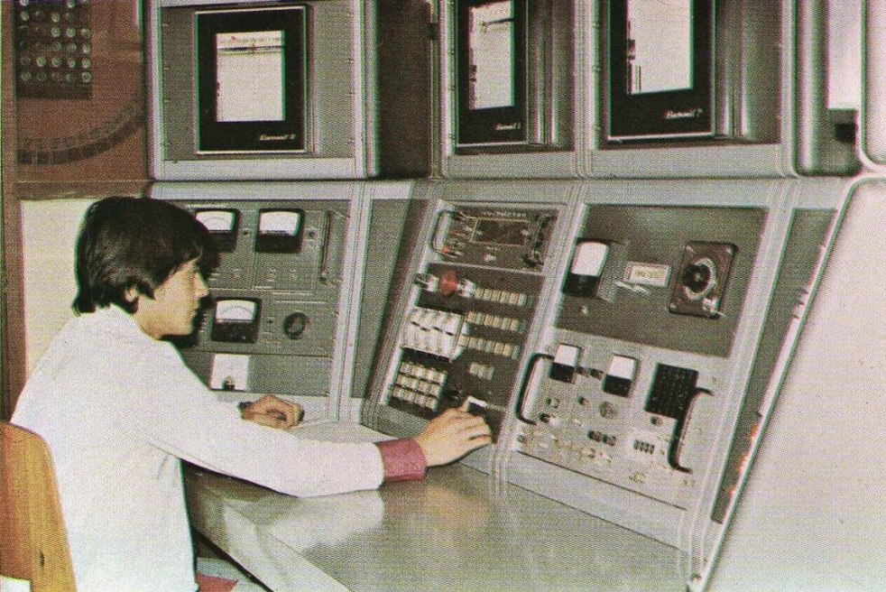 Consola original del reactor nuclear