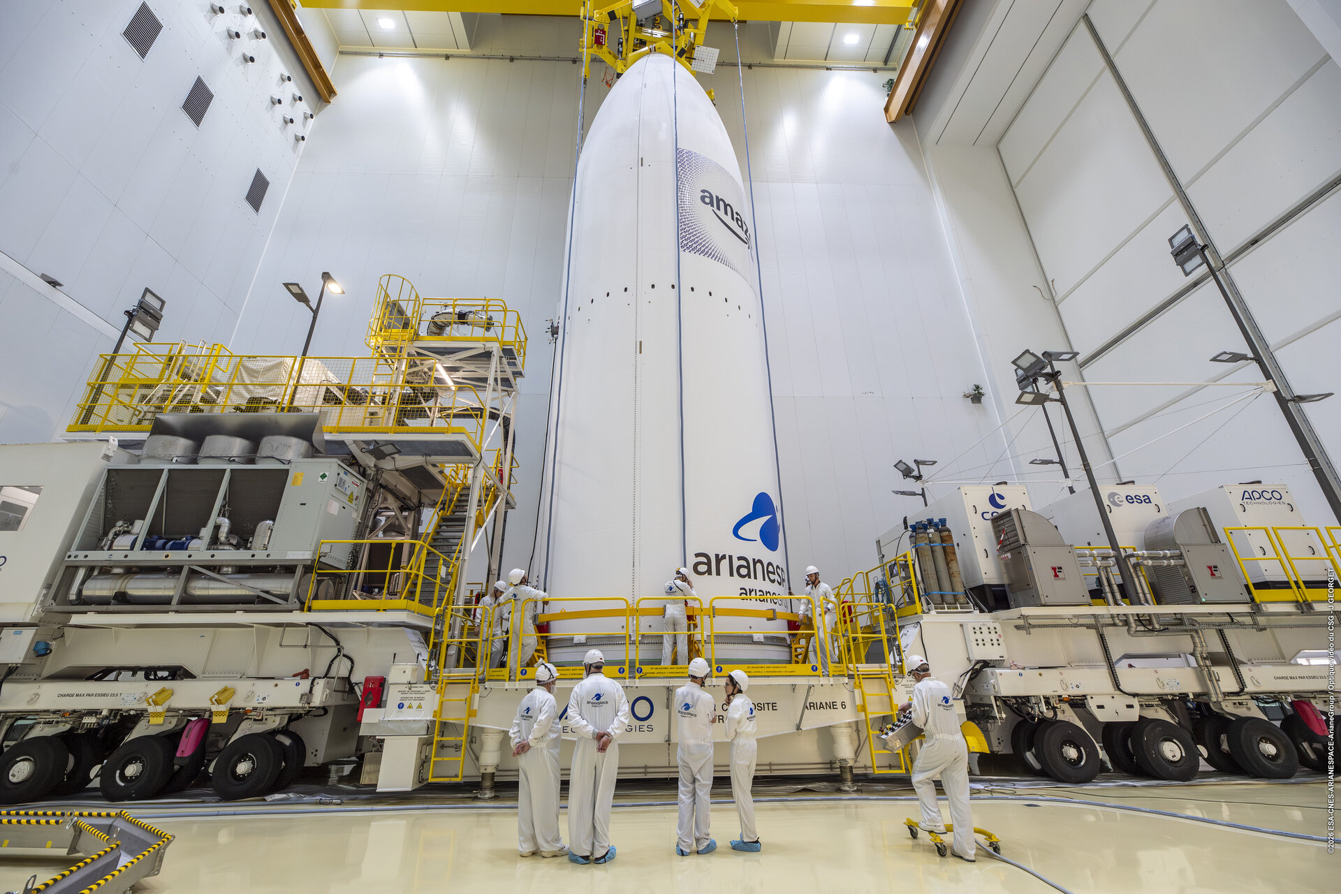 Cofia del Ariane 64 con los satélites Amazon Leo en su interior