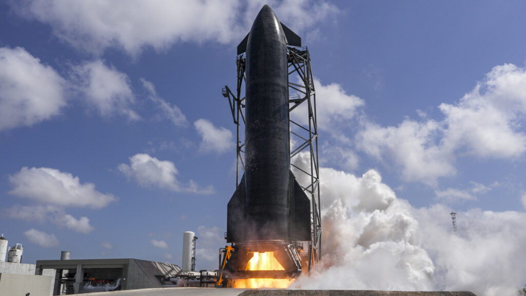 Imagen de la prueba de fuego estática de la Ship 39 la primera Starship V3