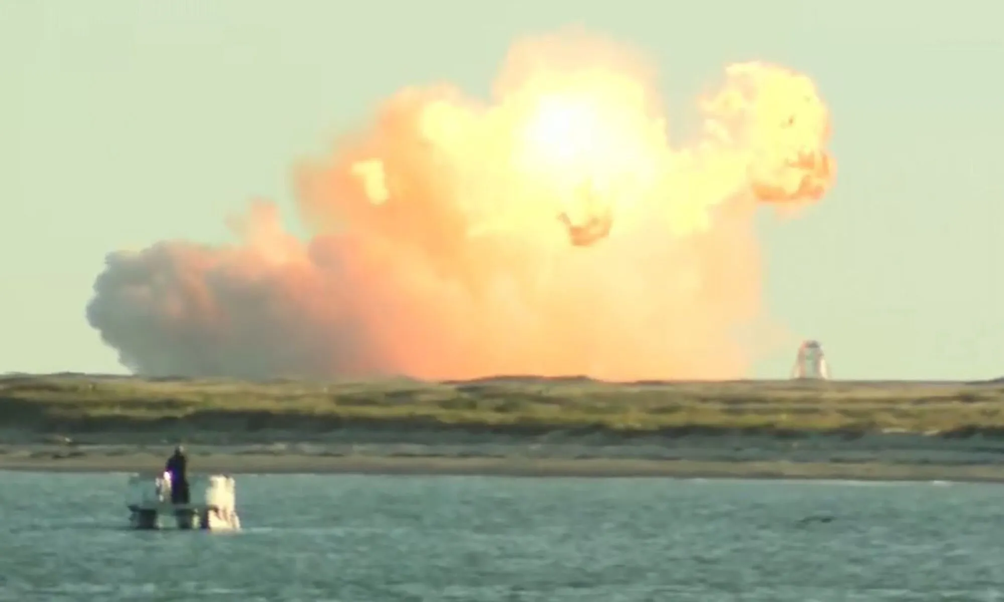 El prototipo SpaceX Starship SN8 explota minutos despues del lanzamiento 1